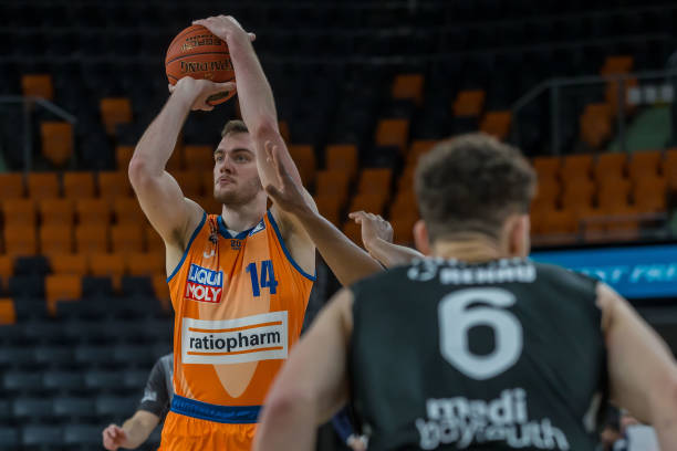 表现的影响 表现的影响